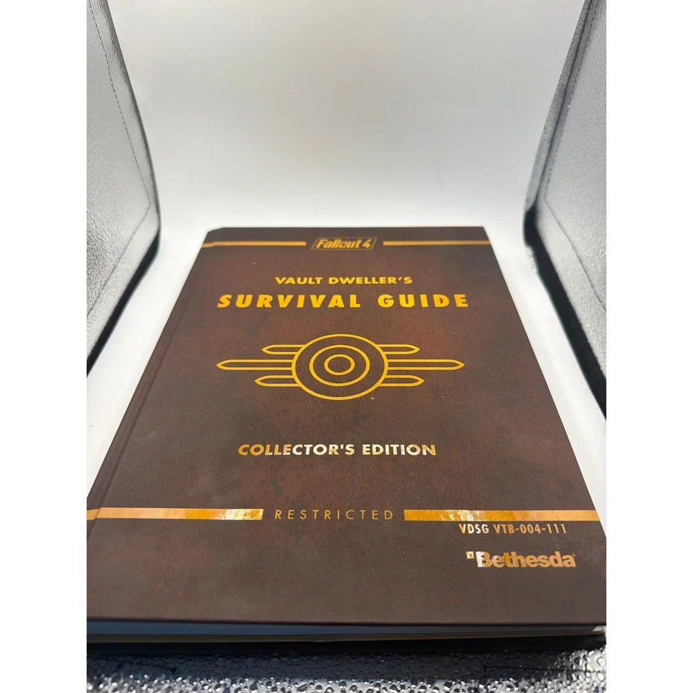 Fallout 4 Vault Dweller's Survival Guide Collector's Edition Prima Guide & Map